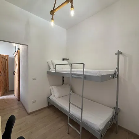 L' Ancora Nyaraló *